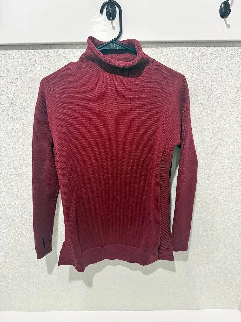 Tahari Burgundy Turtleneck Size XS